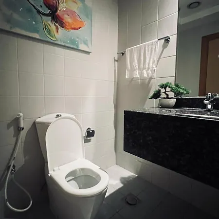 Modern 1Bhk Unit With Canal View Dubai Exterior photo