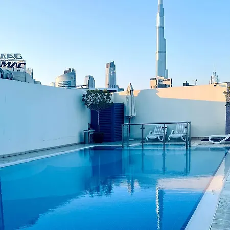 Modern 1Bhk Unit With Canal View Dubai Exterior photo