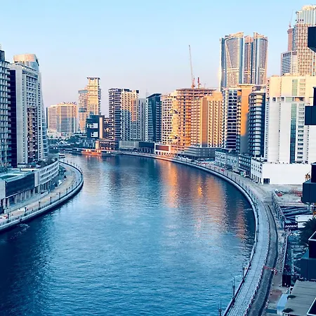 Modern 1Bhk Unit With Canal View Dubai Exterior photo