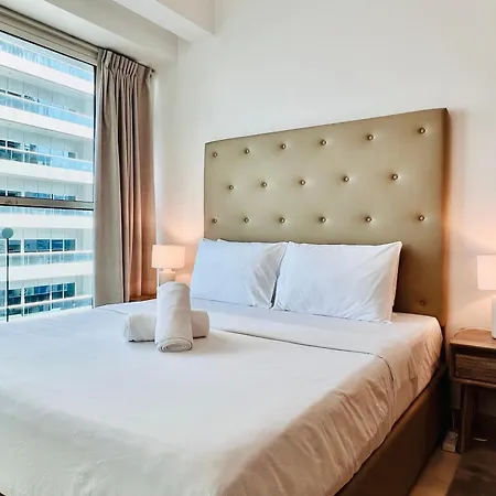 Modern 1Bhk Unit With Canal View Dubai Exterior photo