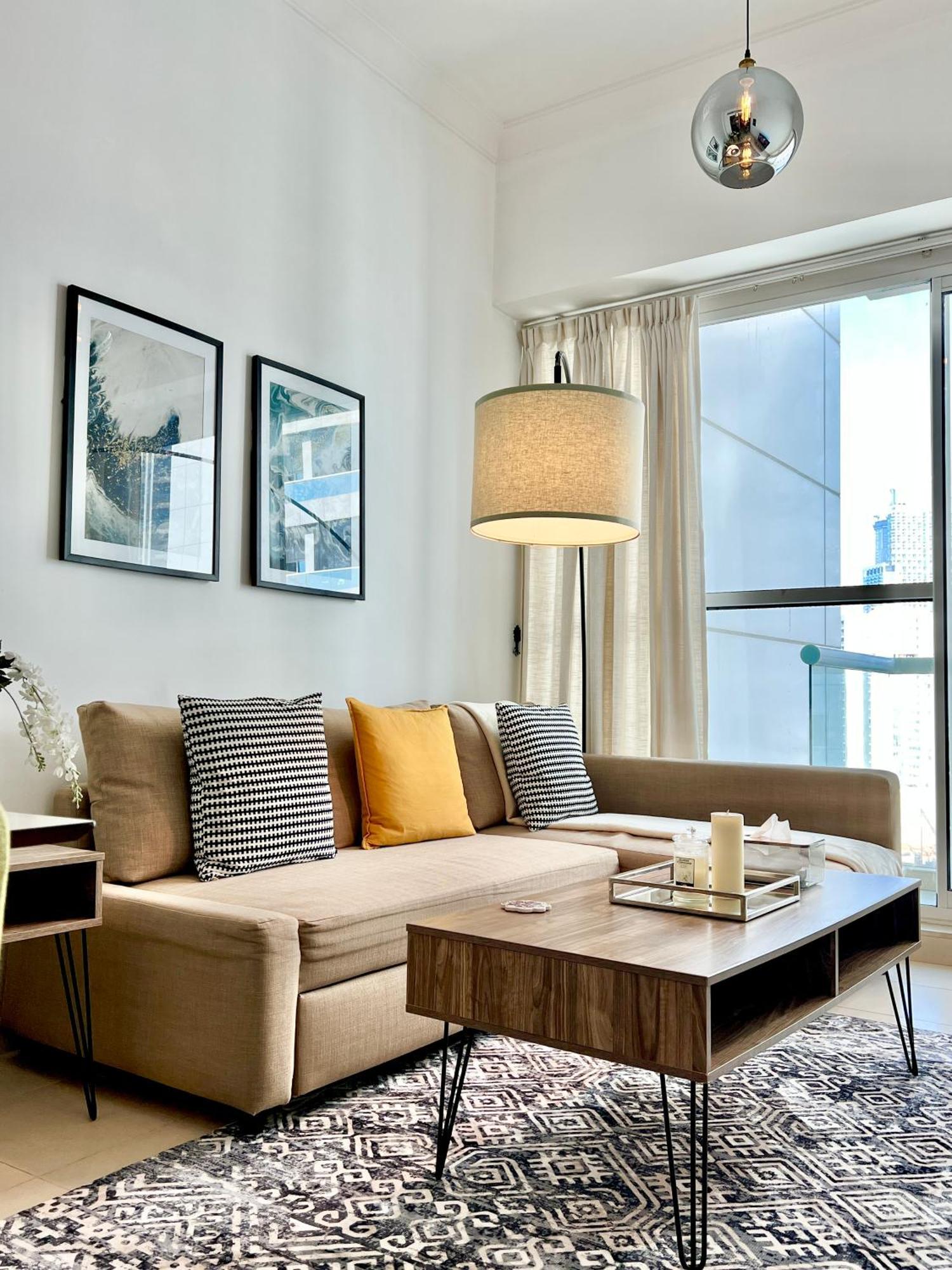 Modern 1bhk Unit With Canal View Apartment