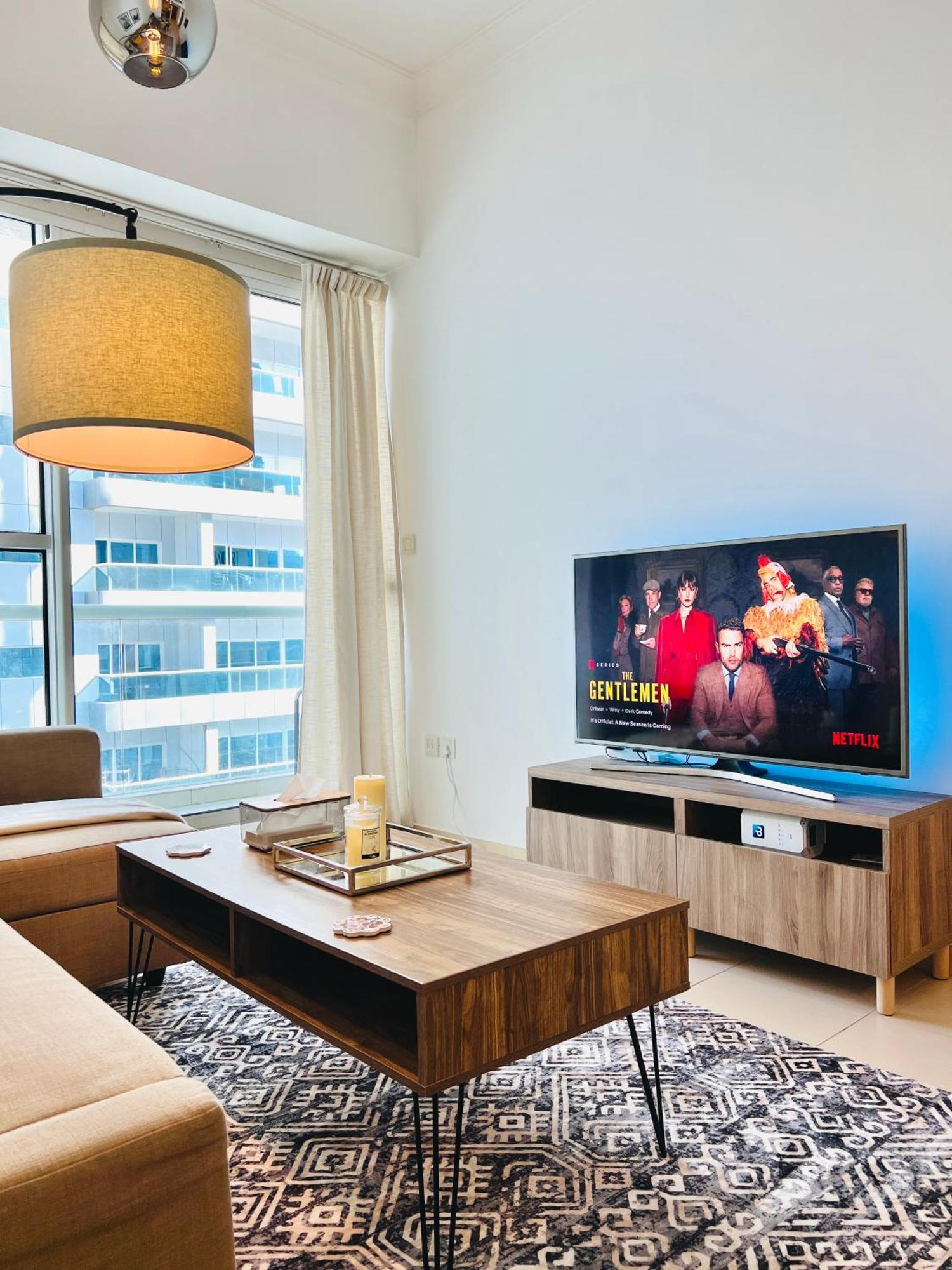 Apartment Modern 1bhk Unit With Canal View