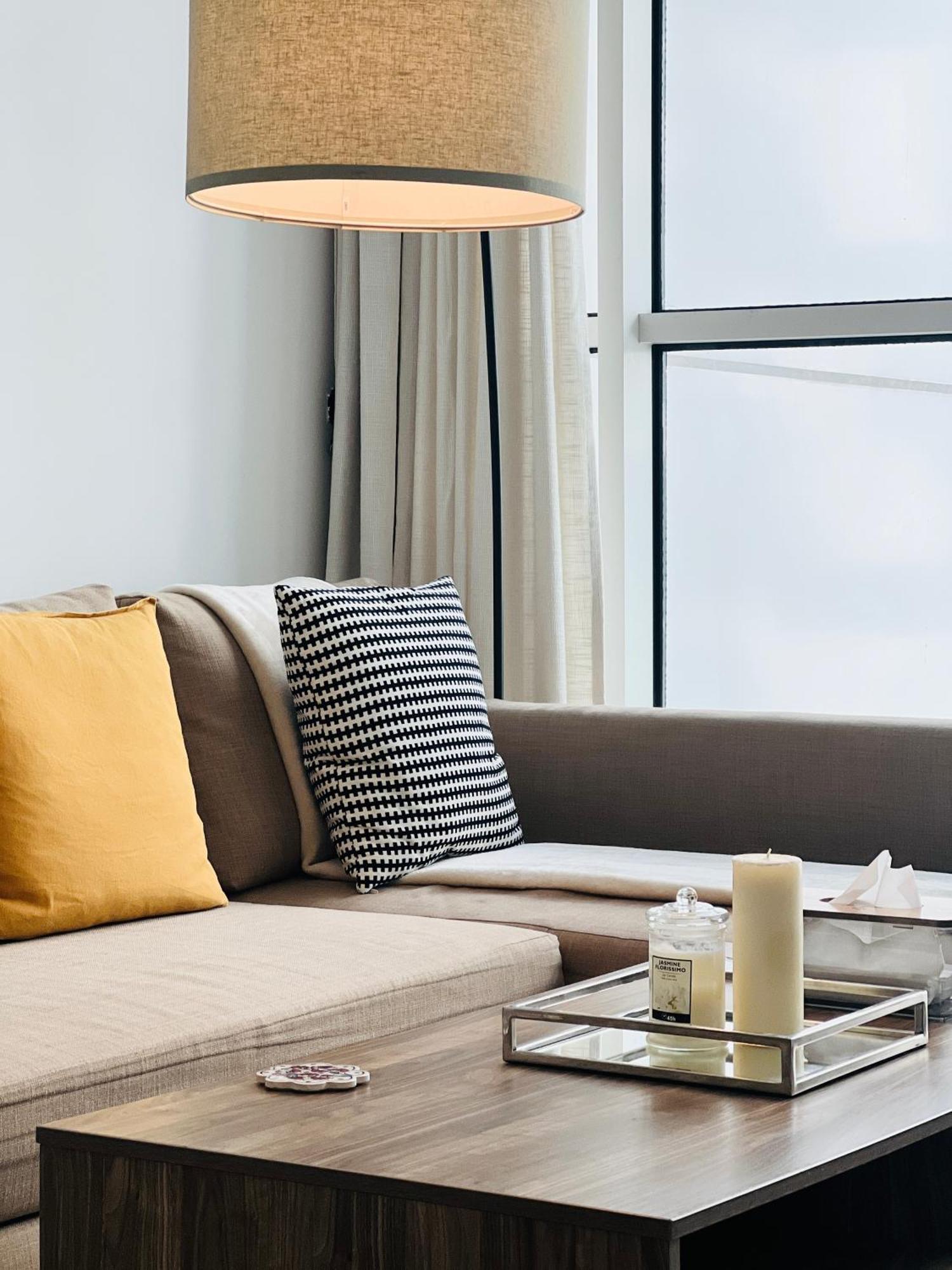 Modern 1bhk Unit With Canal View * Dubai