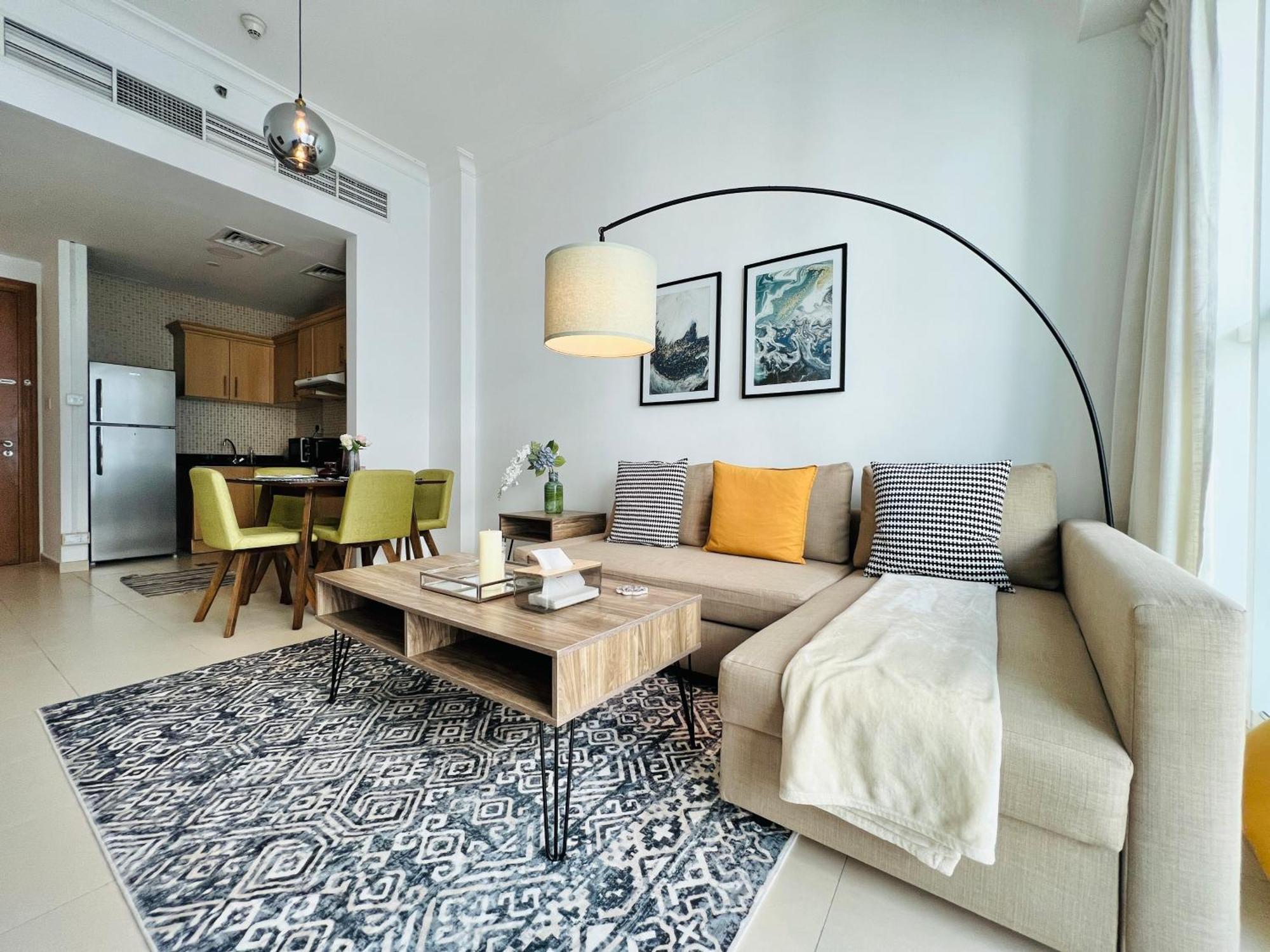 Modern 1bhk Unit With Canal View Apartment